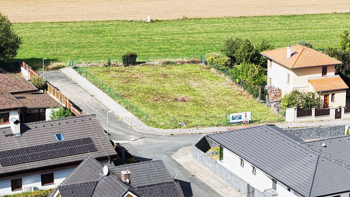 Prodej stavebního pozemku 658 m² – fotografie 2