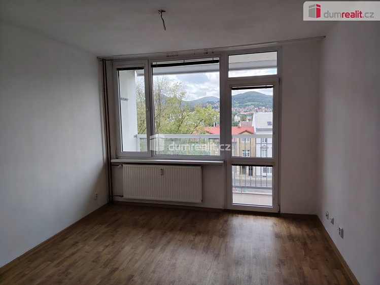 Pronájem bytu 2+1, 55 m² (5 z 8)