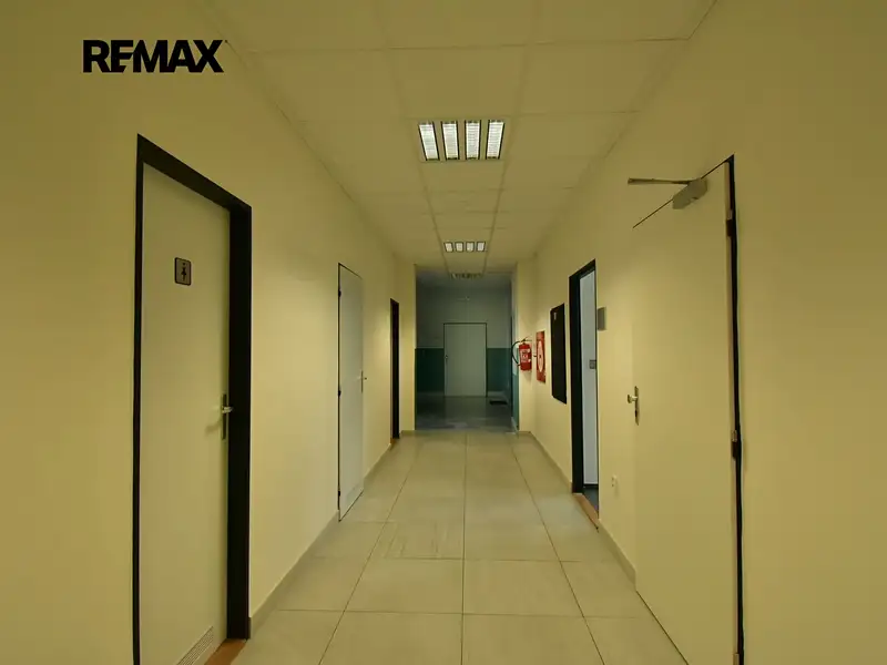 Pronájem kanceláře 35 m², Hradec Králové – náhled fotky 3