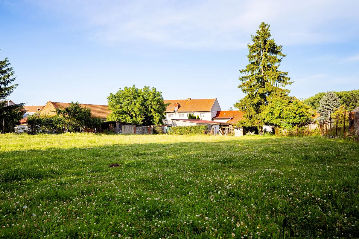 Prodej stavebního pozemku 1853 m² — fotografie 7