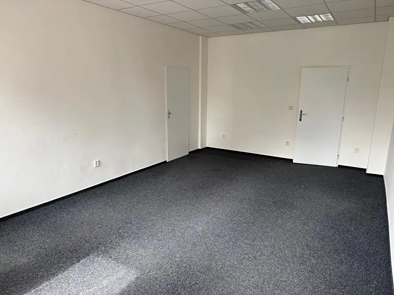 Pronájem kanceláře 80 m², Praha – náhled fotky 2