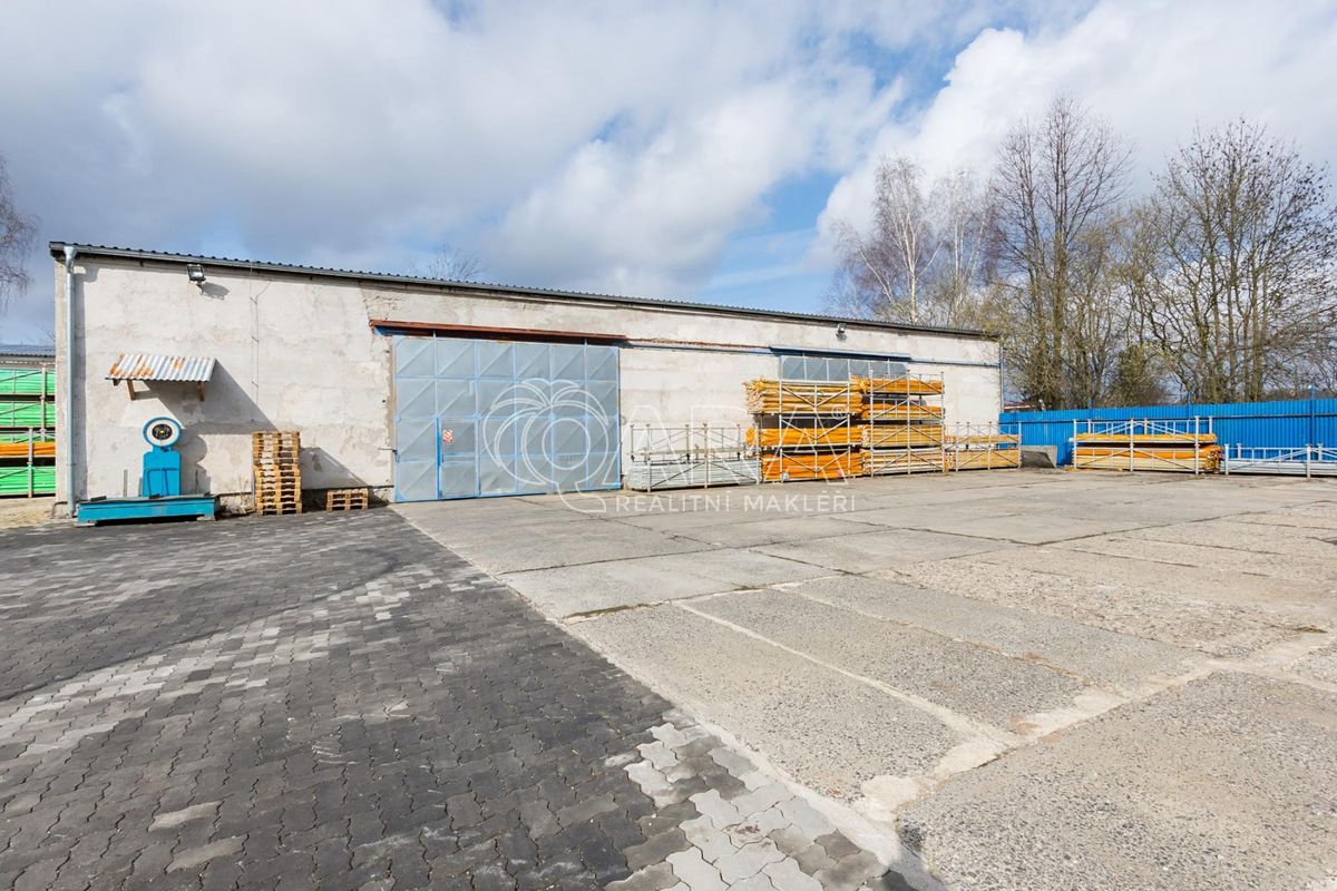 Pronájem skladového prostoru 529 m²