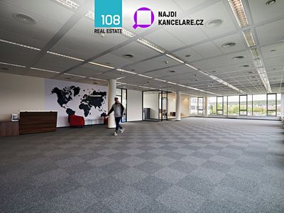 Pronájem kanceláře 1261 m²