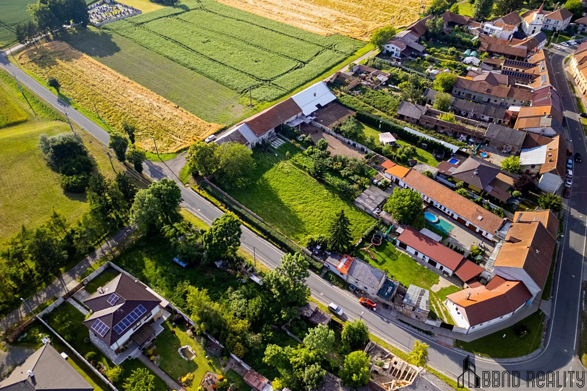 Prodej stavebního pozemku 1853 m² — fotografie 5