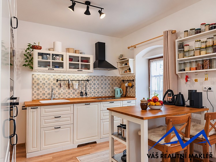 Комерційне приміщення на продаж, 140 м² (10 з 37)