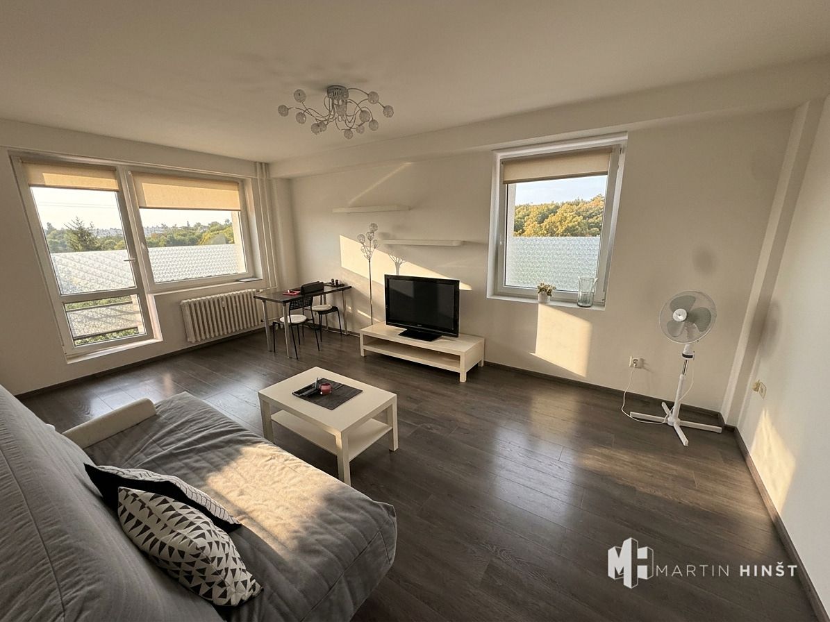 Pronájem bytu 2+kk 49 m² – fotografie 3