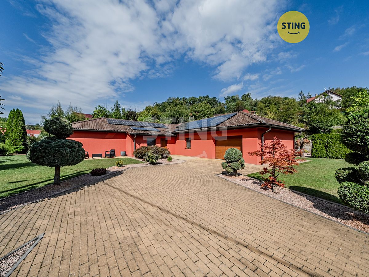 Prodej rodinného domu 146 m², pozemek 3013 m²