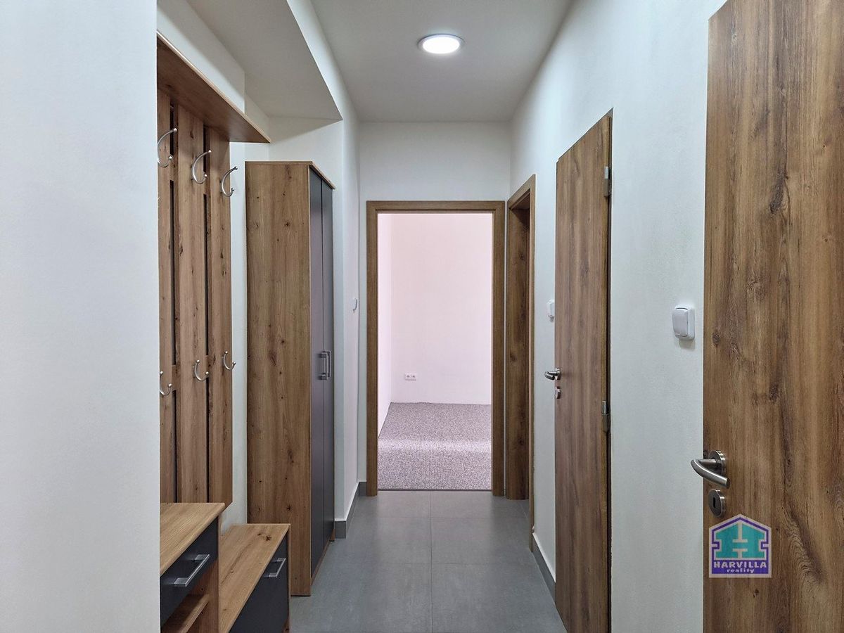 Pronájem bytu 2+1 46 m² – fotografie 3