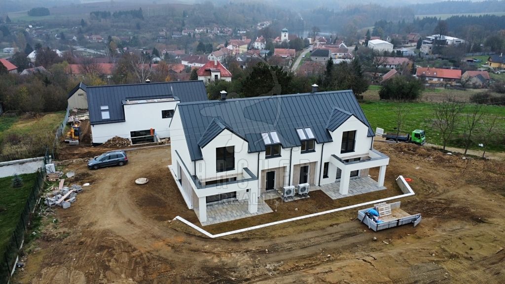 Prodej rodinného domu 126 m², pozemek 1123 m² – fotografie 2