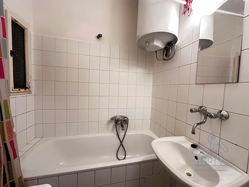 Pronájem bytu 2+1 54 m² Adamovská, Praha - Michle – foto 3