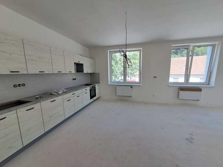 Pronájem bytu 1+kk, 27 m² (32 z 45)