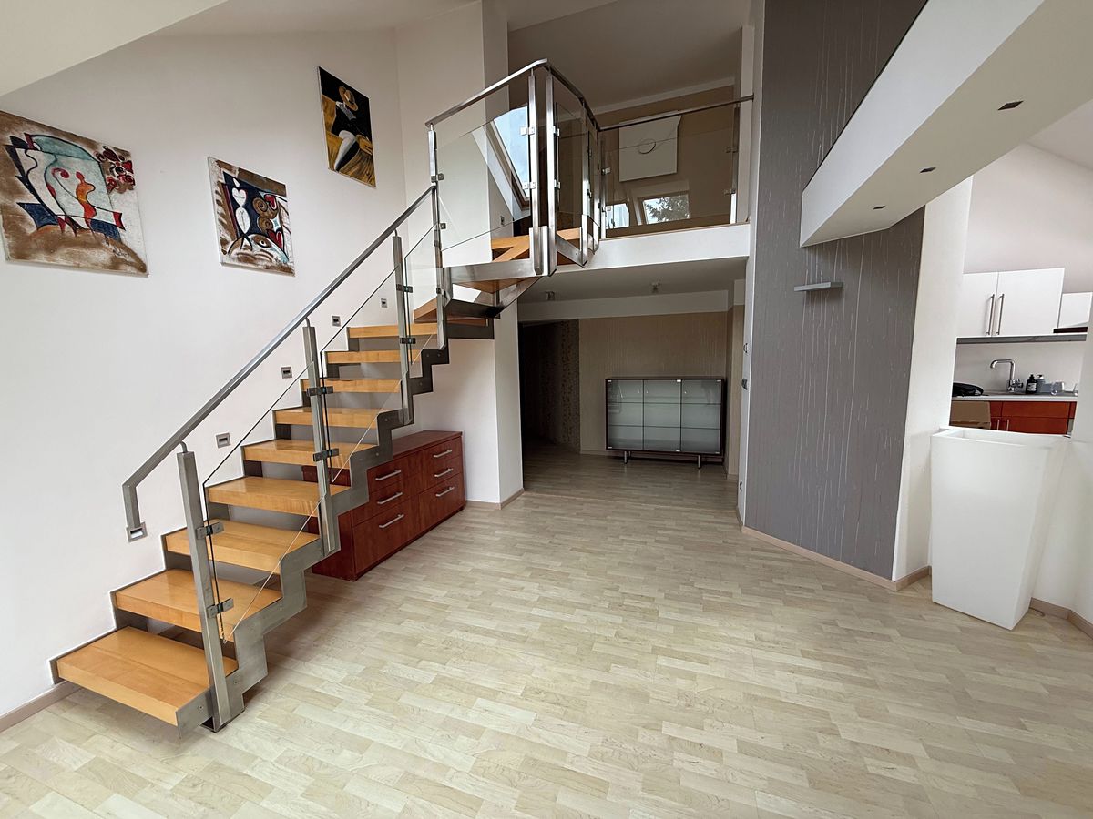 Pronájem bytu pokoje 24 m² – fotografie 2