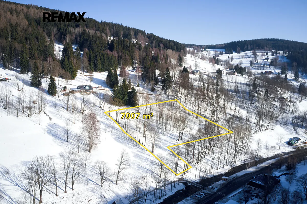 Prodej stavebního pozemku 7007 m²