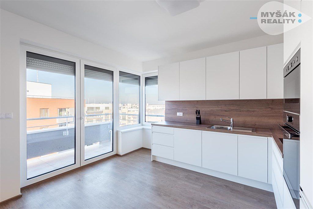 Pronájem bytu 3+kk 80 m²