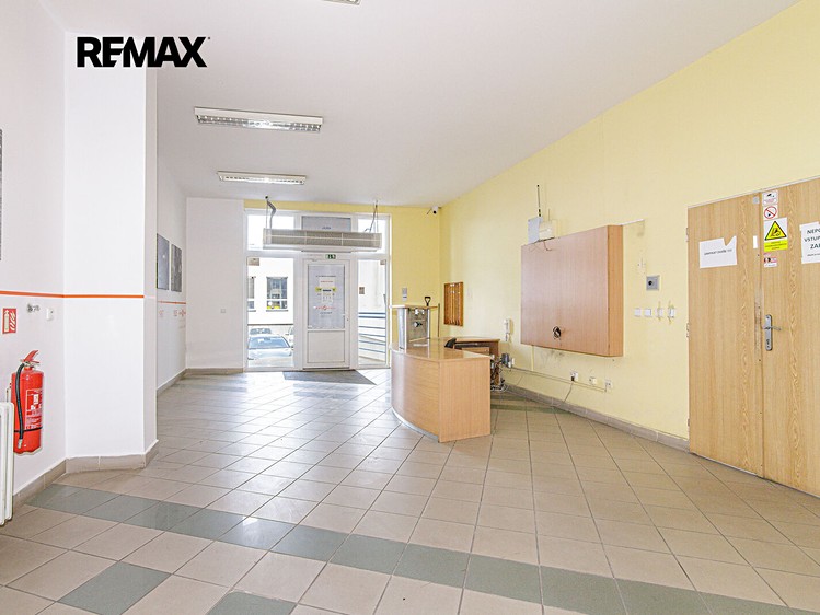 Комерційне приміщення в оренду, 35 м² (6 з 12)