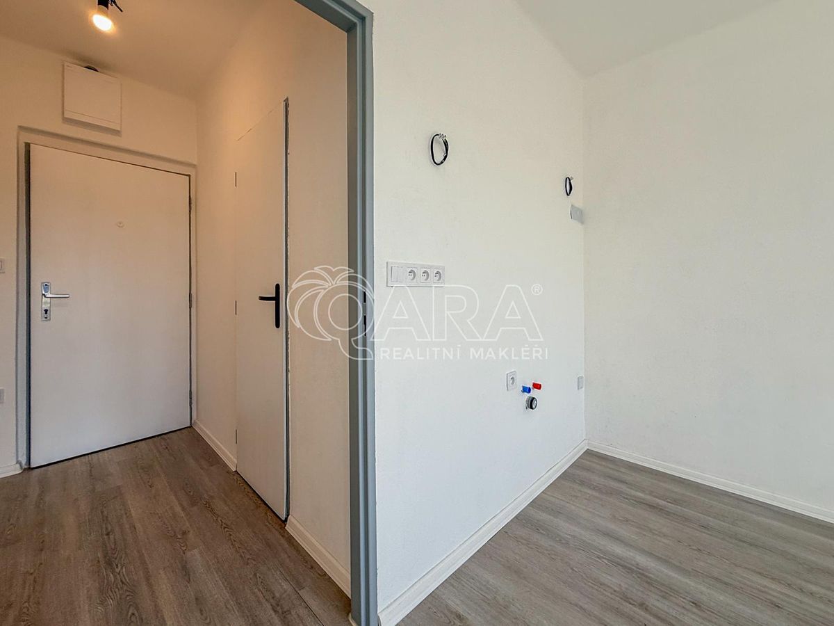 Prodej bytu 1+kk 28 m² – fotografie 4
