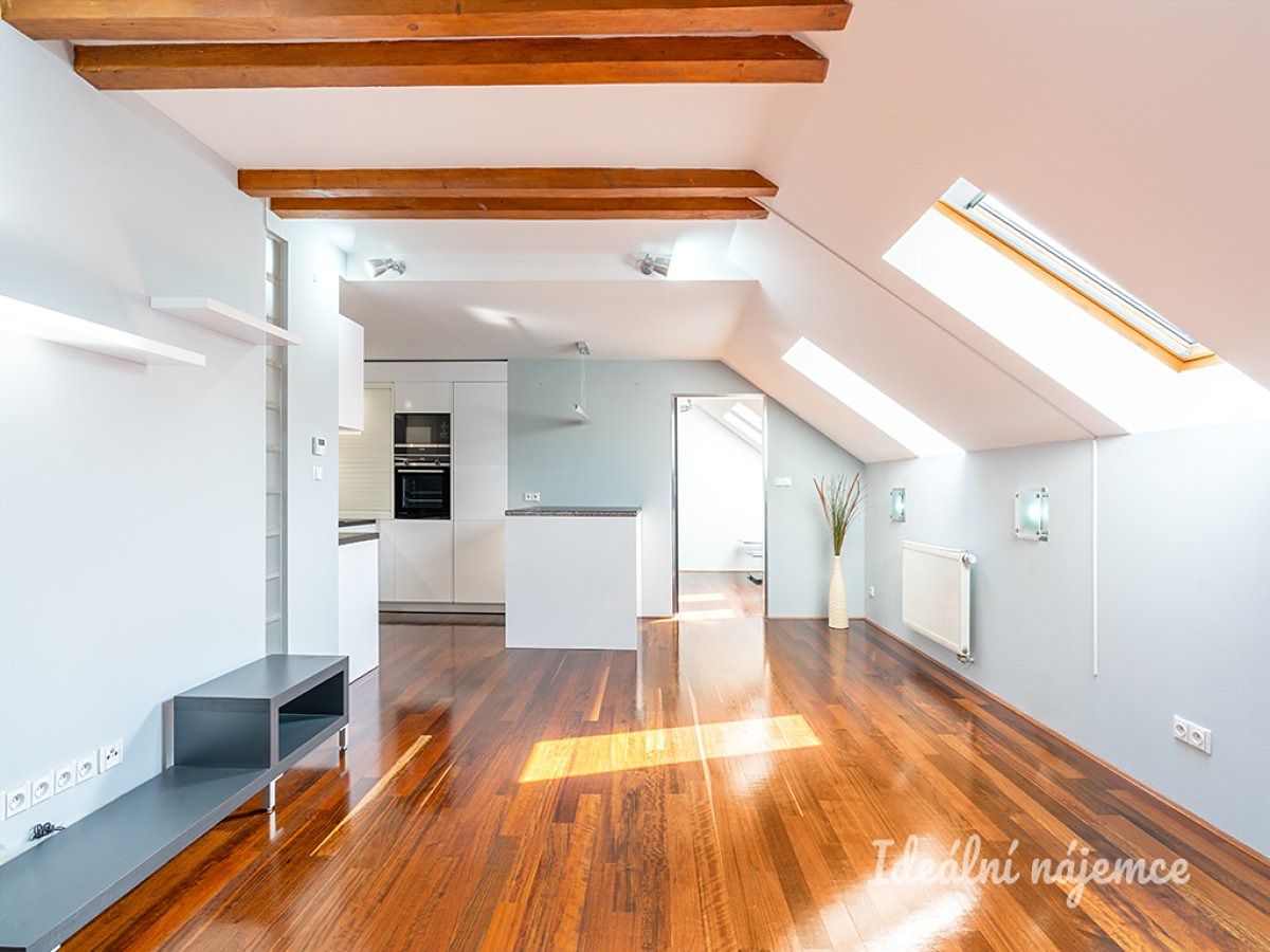 Pronájem bytu 3+kk 78 m² – fotografie 4
