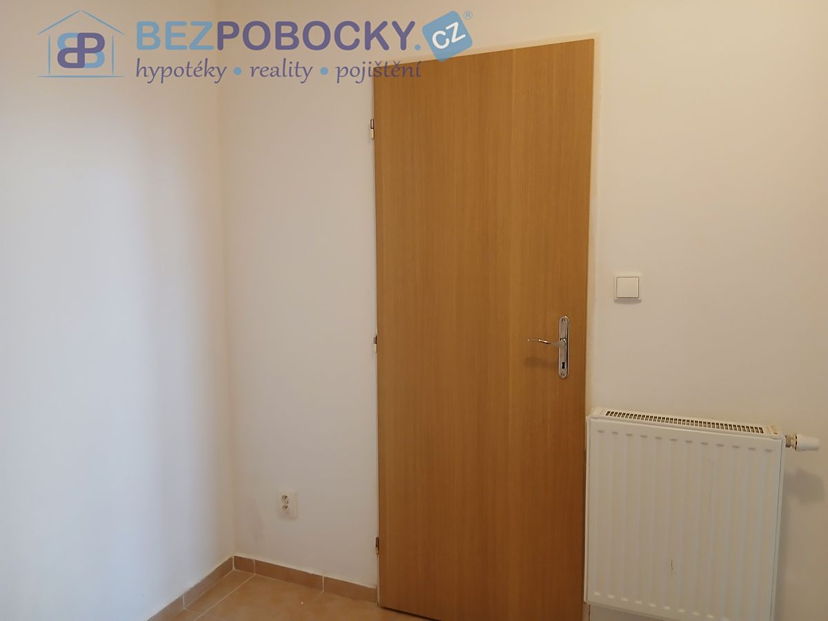 Pronájem bytu 2+kk 41 m² – fotografie 5