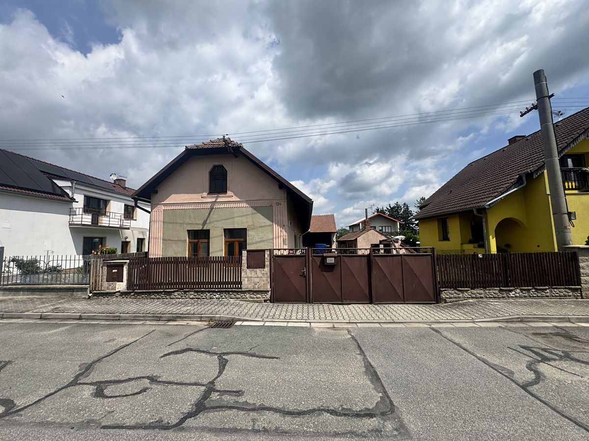 Prodej rodinného domu 161 m², pozemek 930 m²