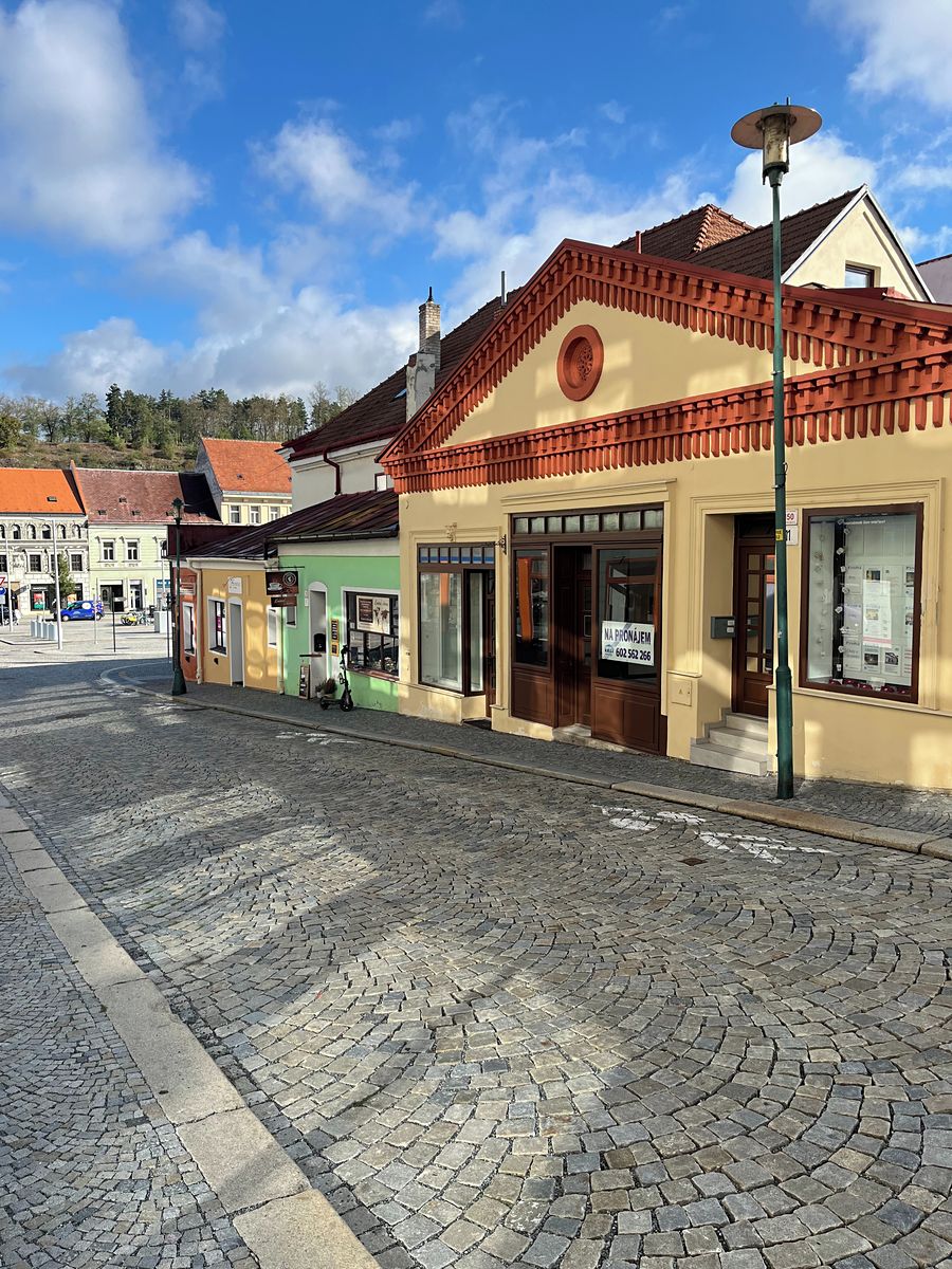 Pronájem obchodního prostoru 14 m² – fotografie 2