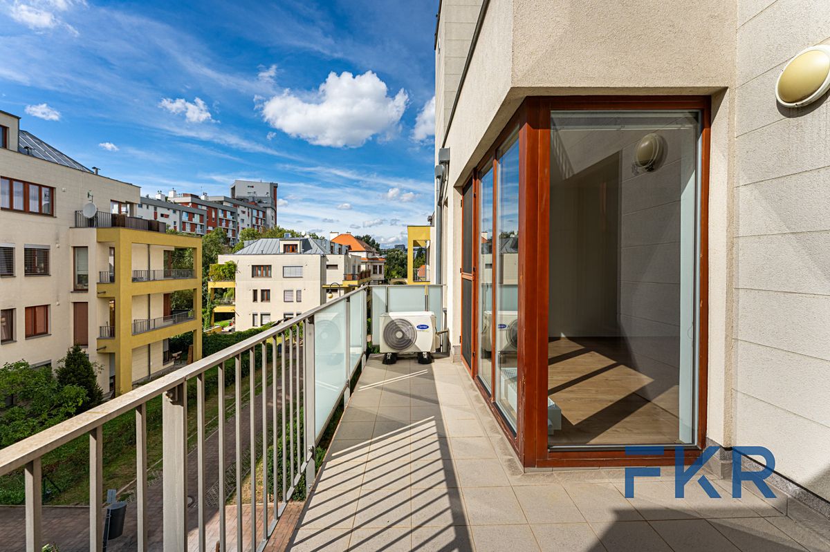 Pronájem bytu 2+kk 47 m² – fotografie 2
