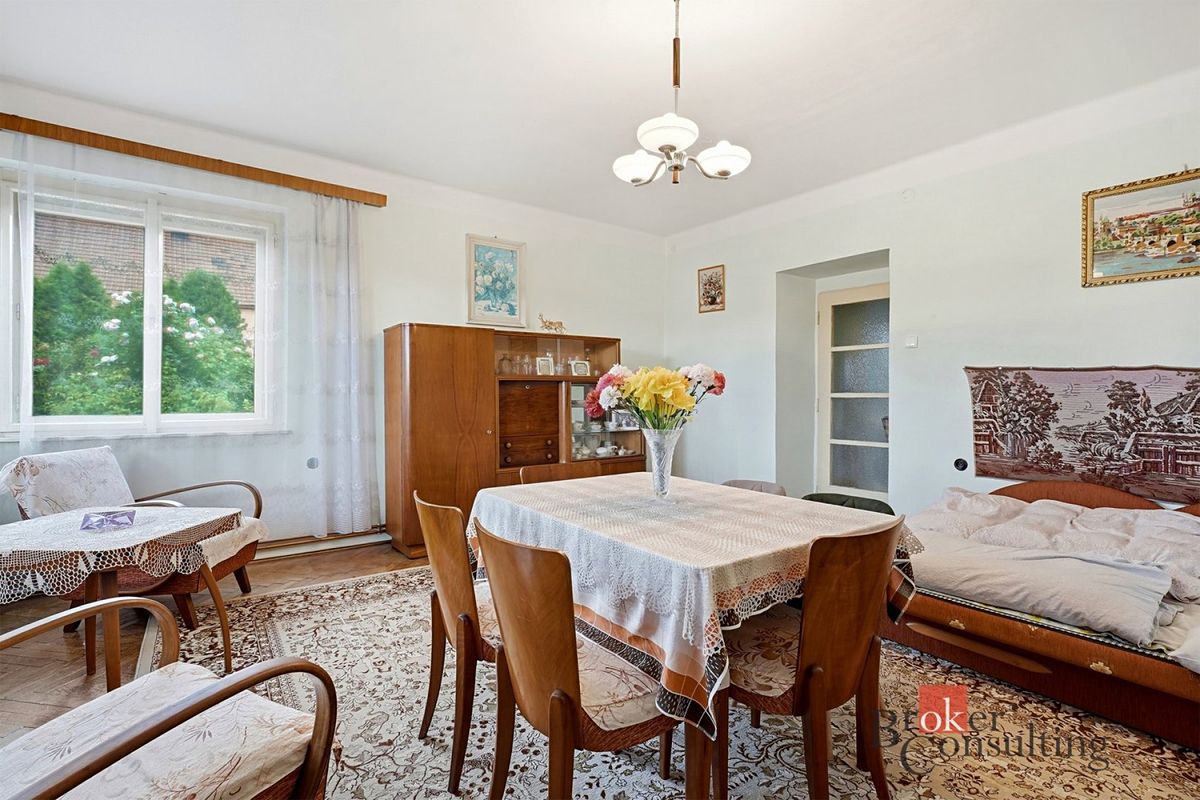 Prodej rodinného domu 136 m², pozemek 1281 m² – fotografie 2