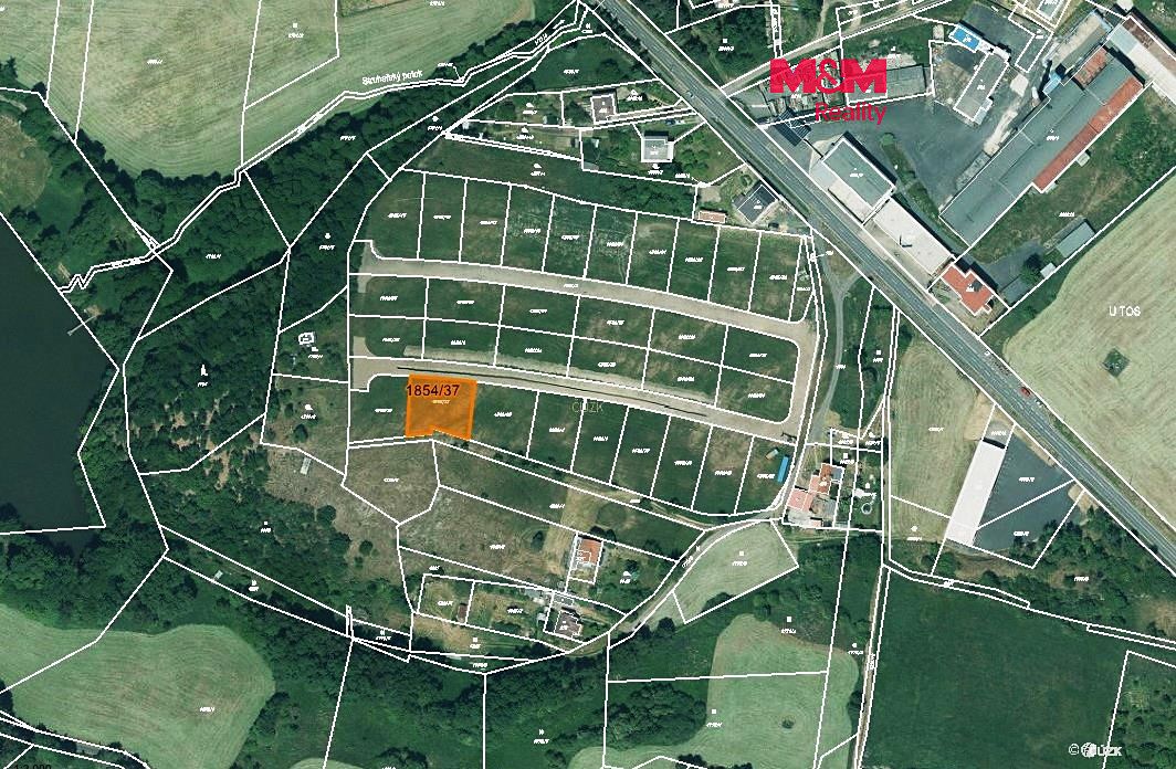 Prodej stavebního pozemku 798 m², Lubenec – fotka 1 z 3