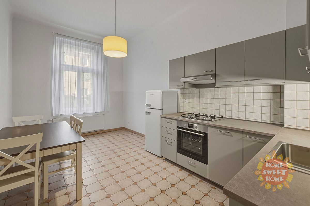 Pronájem bytu 2+1 85 m² – fotografie 2