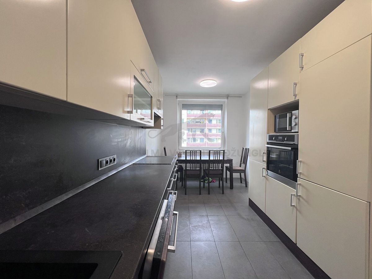 Pronájem bytu 3+1 75 m² – fotografie 2