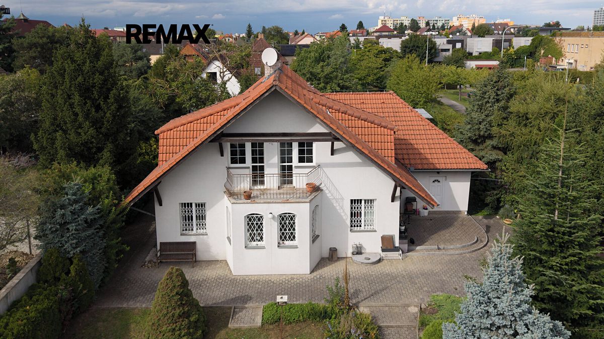 Prodej rodinného domu 234 m², pozemek 901 m²