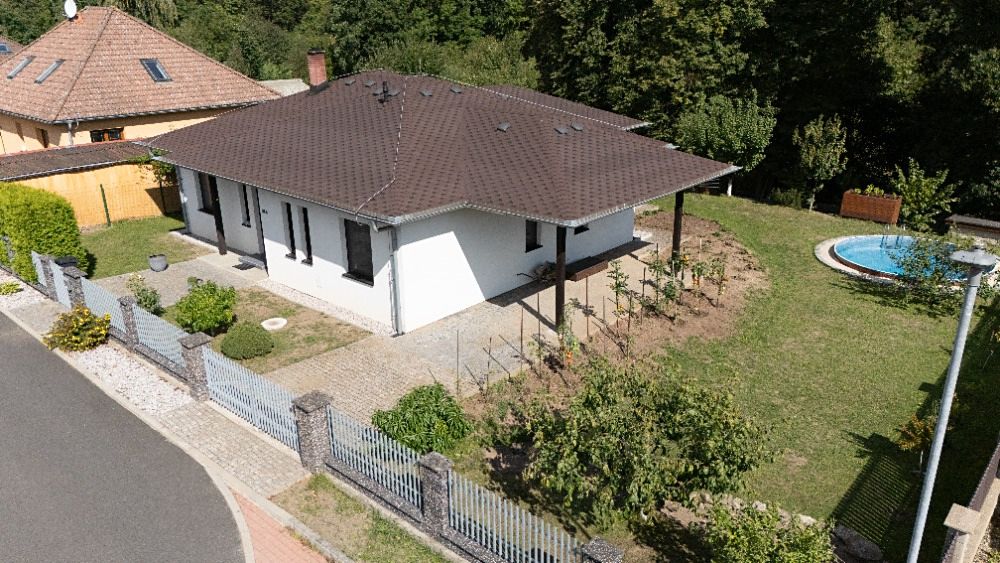 Prodej rodinného domu 100 m², pozemek 1017 m² – fotografie 2