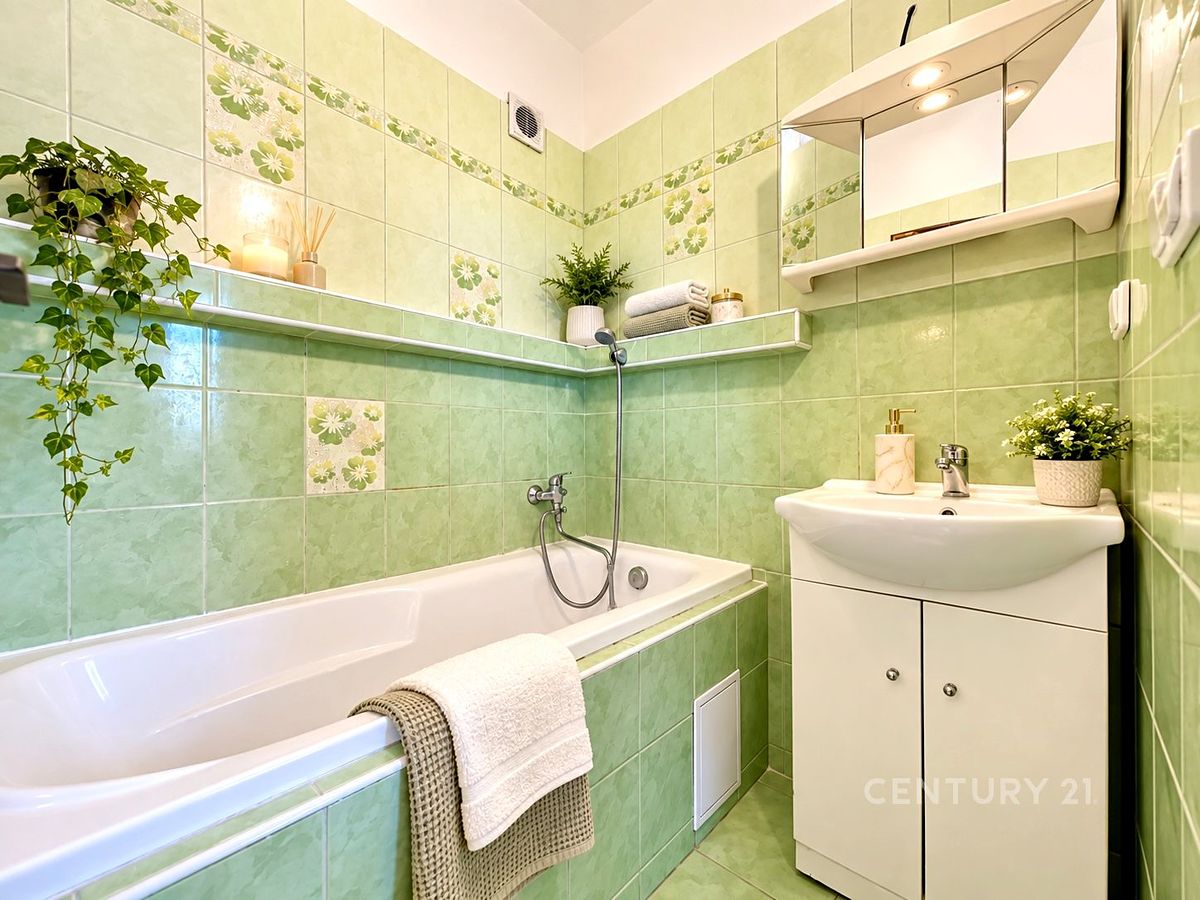 Pronájem bytu 2+1 62 m² – fotografie 4