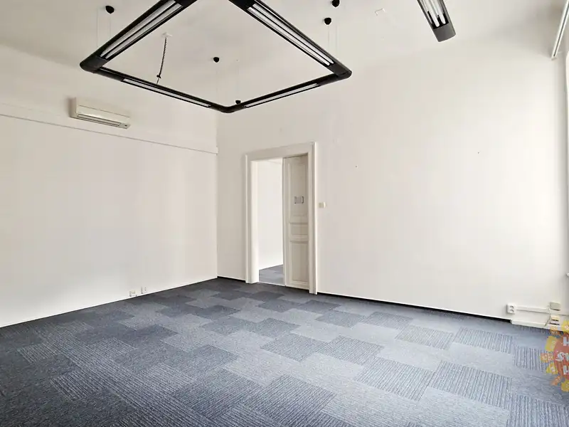Pronájem kanceláře 91 m², Praha – náhled fotky 2