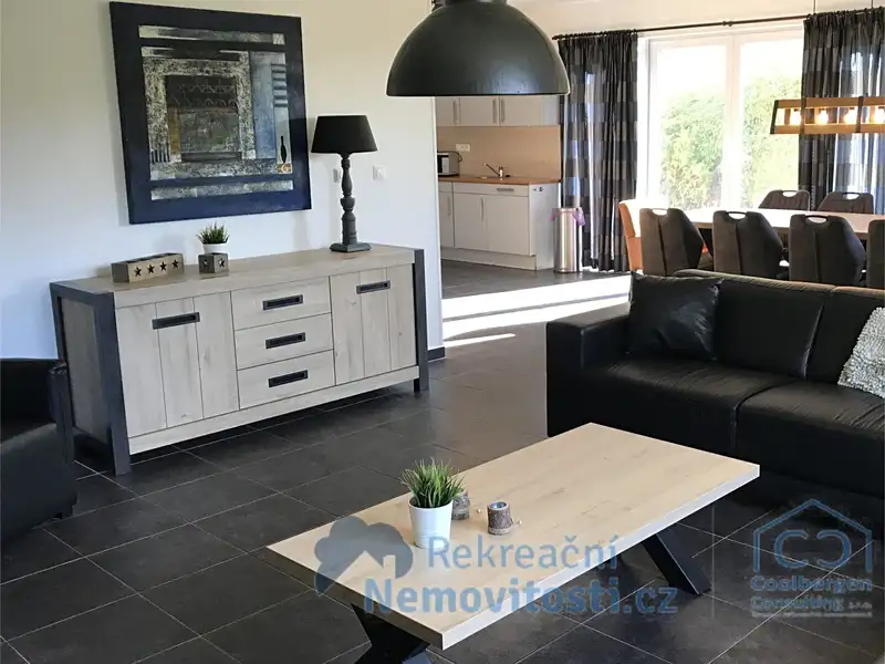 Prodej rodinného domu 220 m², pozemek 878 m², Lipno nad Vltavou – náhled fotky 2