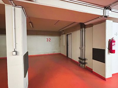 Pronájem garážového stání 17 m²