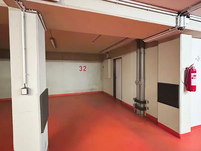 Pronájem garážového stání 17 m², Praha – náhled fotky 1