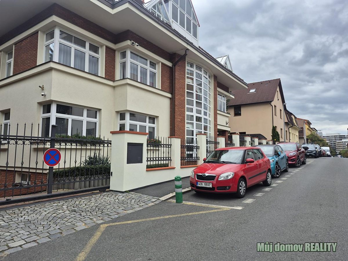 Pronájem bytu 4+kk 113 m², Praha – fotka 1 z 3