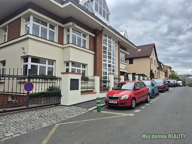 Pronájem bytu 4+kk 113 m², Praha – náhled fotky 1