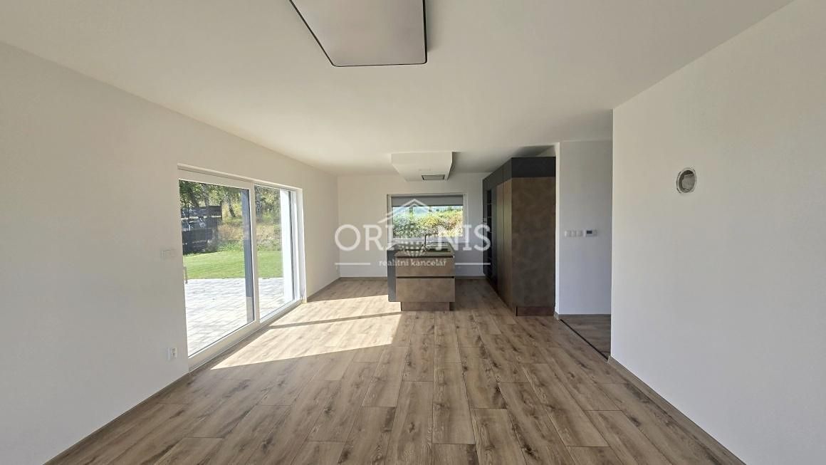 Pronájem rodinného domu 130 m², pozemek 1050 m² – fotografie 5