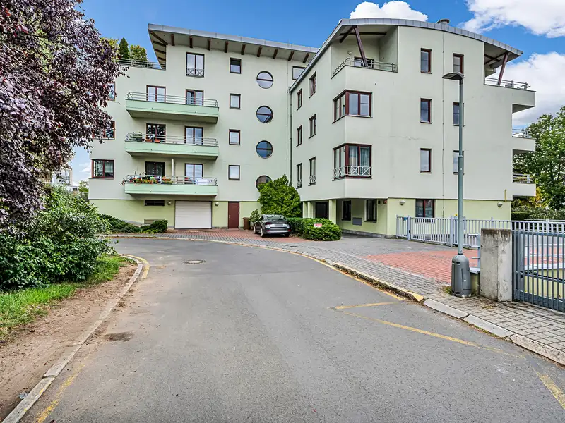 Pronájem bytu 3+1 125 m², Praha – náhled fotky 3