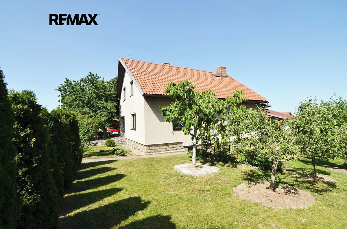 Prodej rodinného domu 260 m², pozemek 832 m²