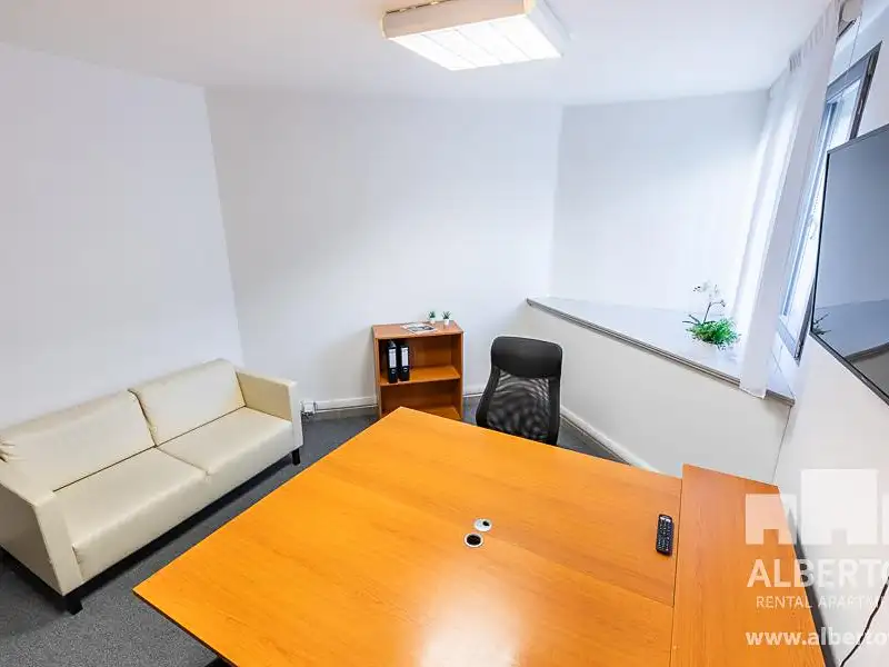 Pronájem kanceláře 35 m², Praha – náhled fotky 2
