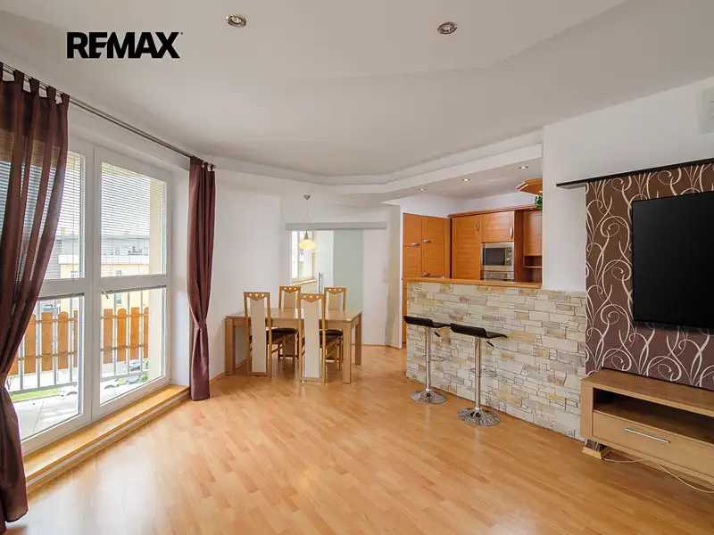 Pronájem bytu 4+kk 87 m², Čelákovice – náhled fotky 3