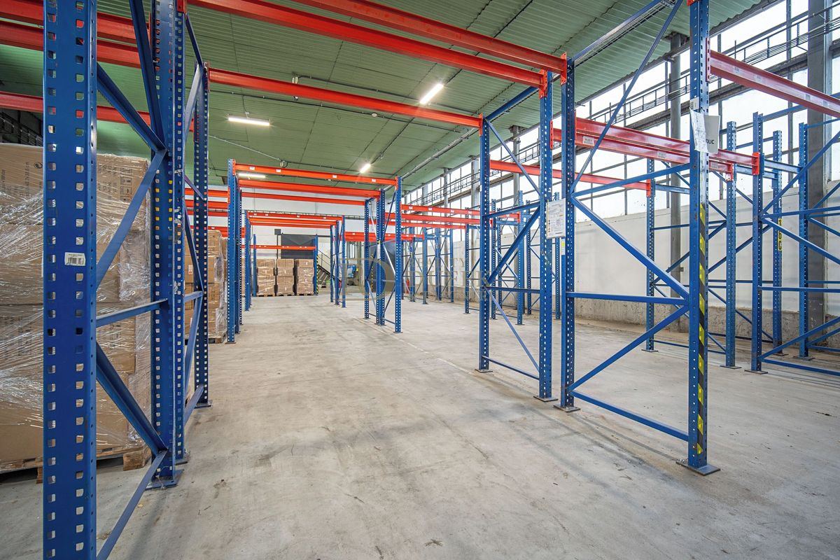 Pronájem skladového prostoru 323 m² – fotografie 2