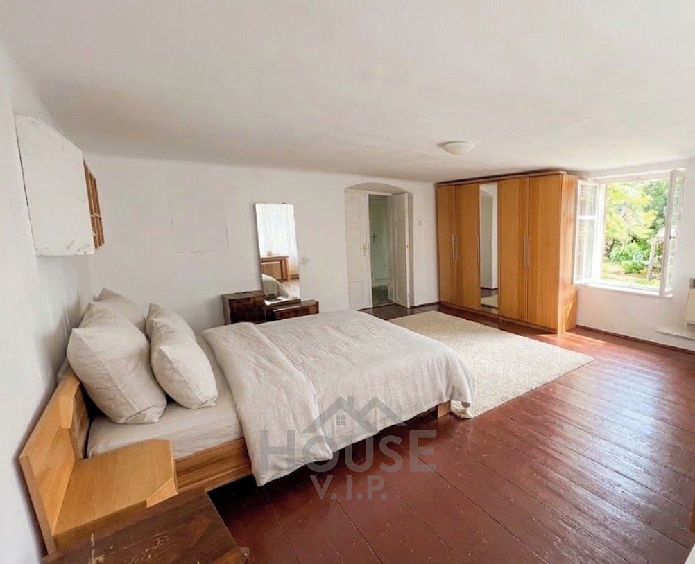Pronájem bytu 2+1 120 m² – fotografie 3
