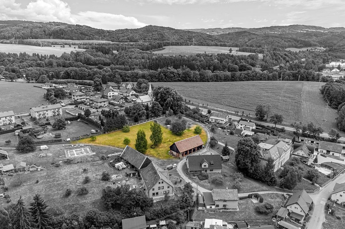 Prodej stavebního pozemku 3743 m² – fotografie 3