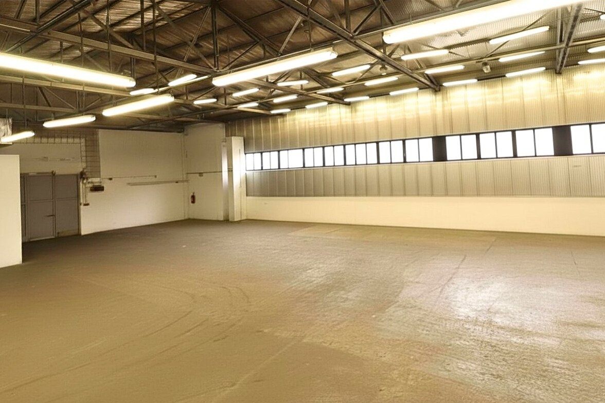 Pronájem výrobní haly, prostoru 880 m²