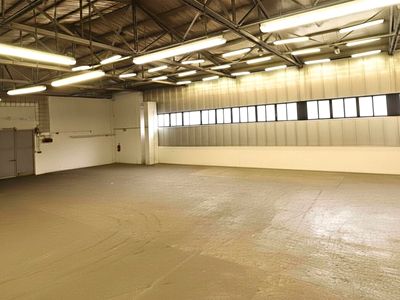 Pronájem výrobní haly, prostoru 880 m²