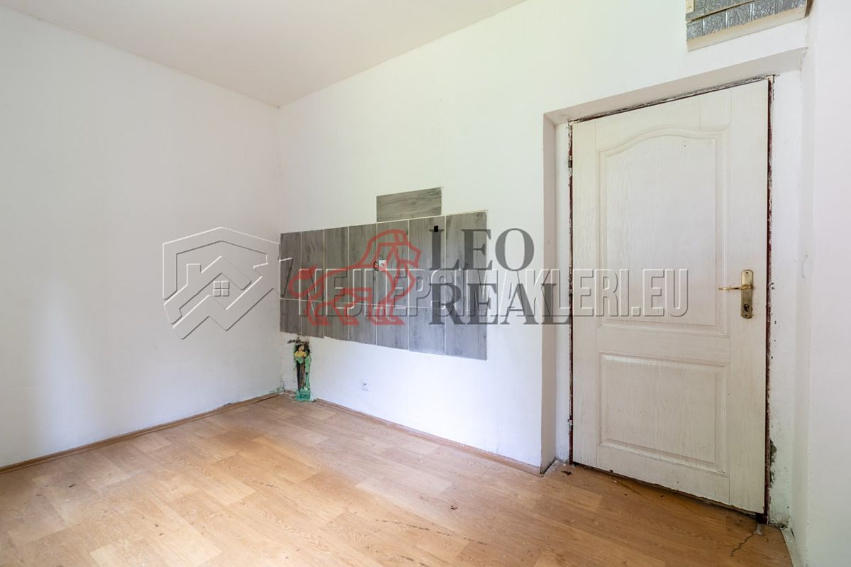 Prodej rodinného domu 204 m², pozemek 189 m² – fotografie 4