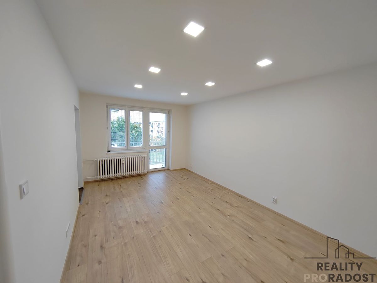 Pronájem bytu 1+1 48 m² – fotografie 2